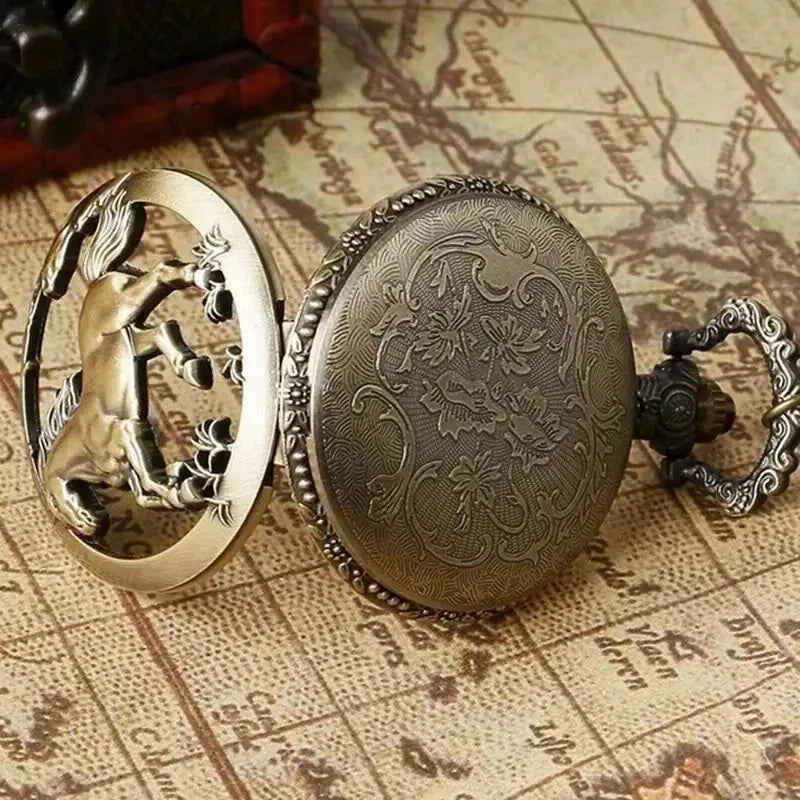 Retro Bronze Hollow Horse Design Quartz Pocket Watch Vintage Necklace Gifts Fashion New Men Women Exquisite Watches Relogios