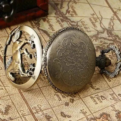 Retro Bronze Hollow Horse Design Quartz Pocket Watch Vintage Necklace Gifts Fashion New Men Women Exquisite Watches Relogios